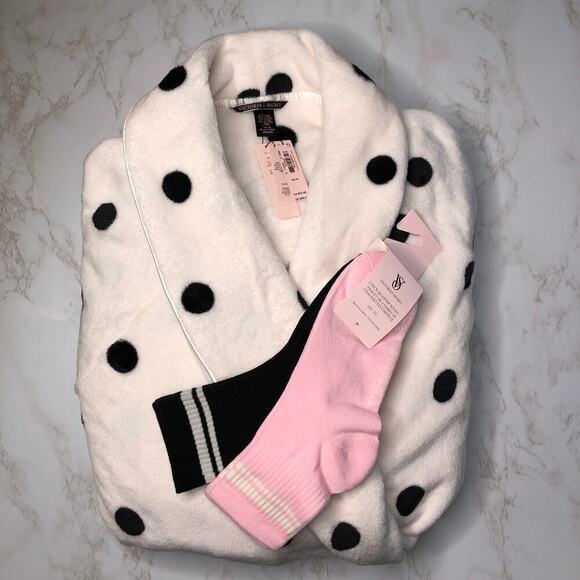 NWT Victoria's Secret Short Soft Polka Dot Plush Robe and Quarter Socks size M/L - Picture 1 of 11